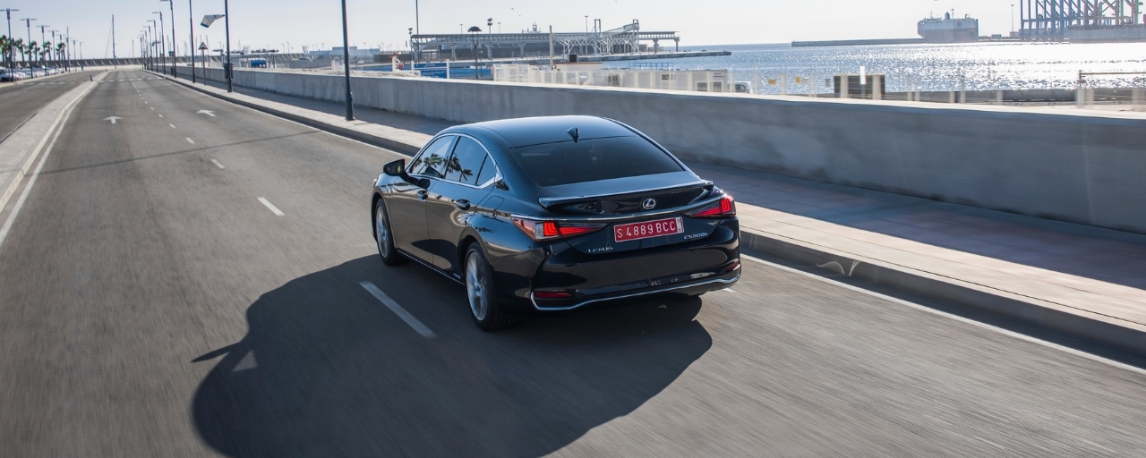 Lexus ES 300h leasen